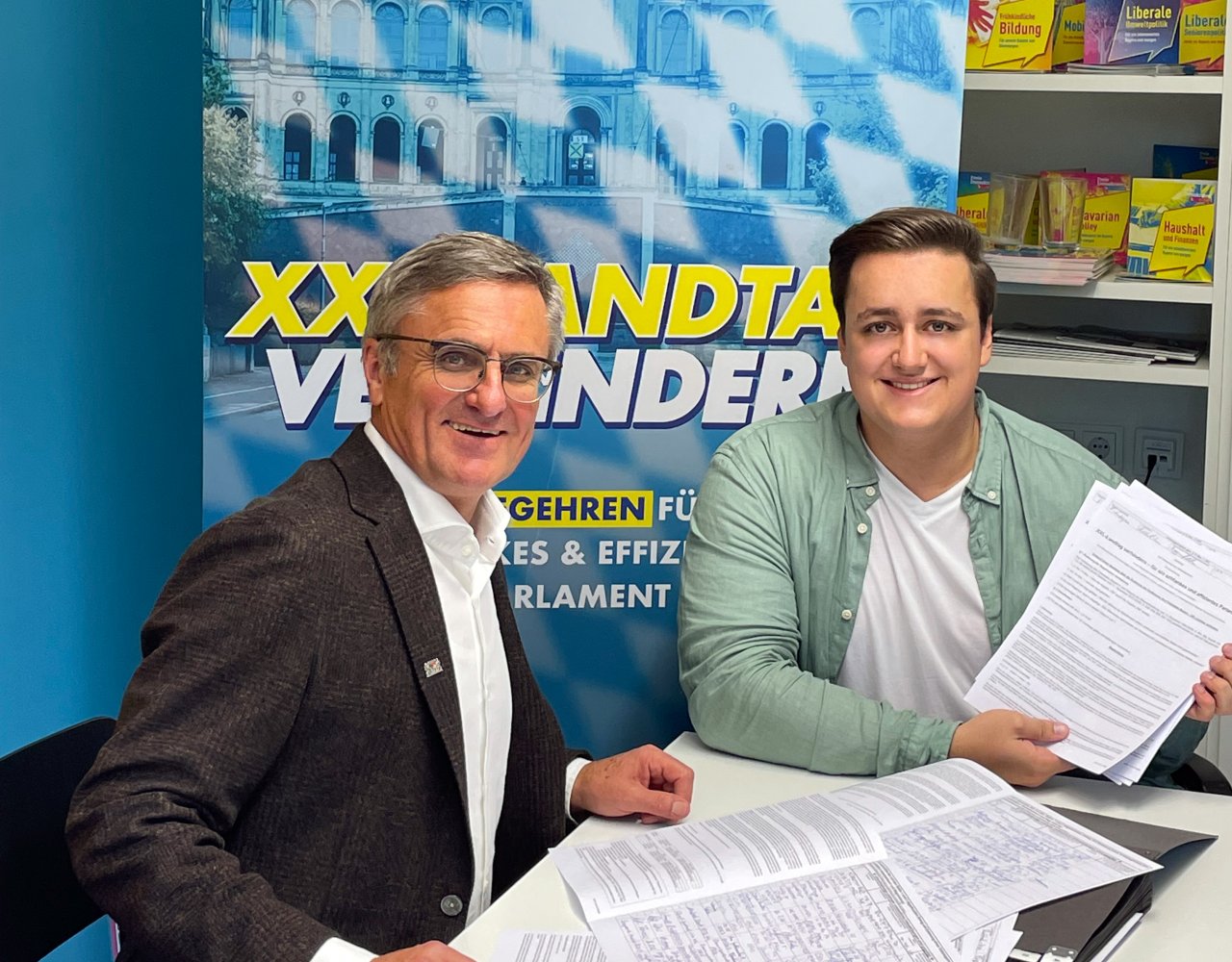 Nick Kelldorfner und Alexander Muthmann im bayerischen Landtag